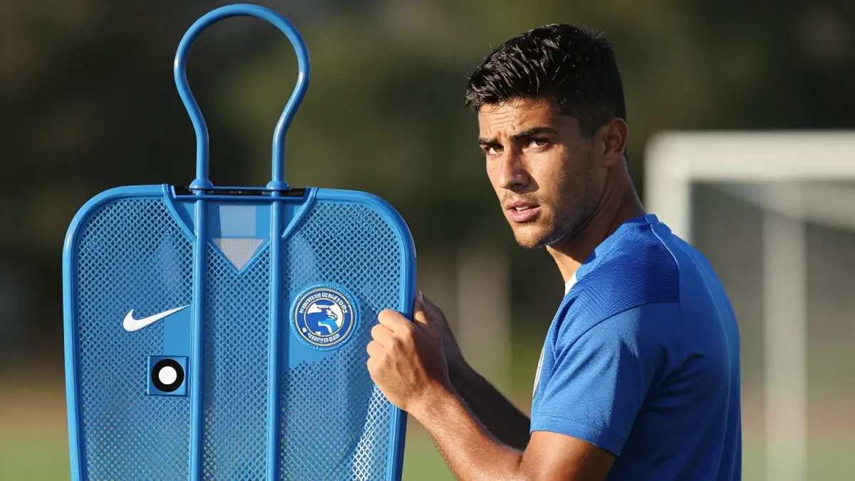 Portsmouth are in a race against time to offload attacker Harvey Blair, whose Fratton Park future is in doubt amid...