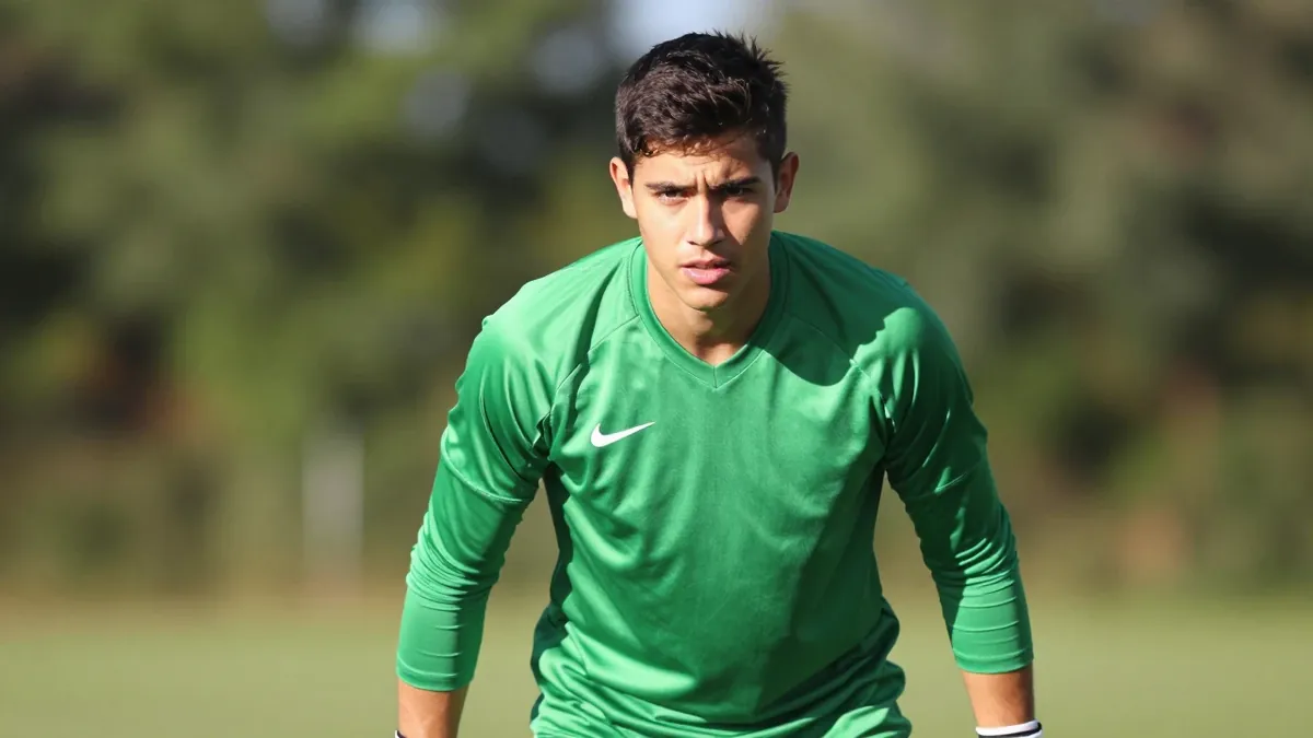 Portsmouth's former youth keeper Xander Grieves, 17, has joined Southampton on a two-year deal after Wolves paid an...