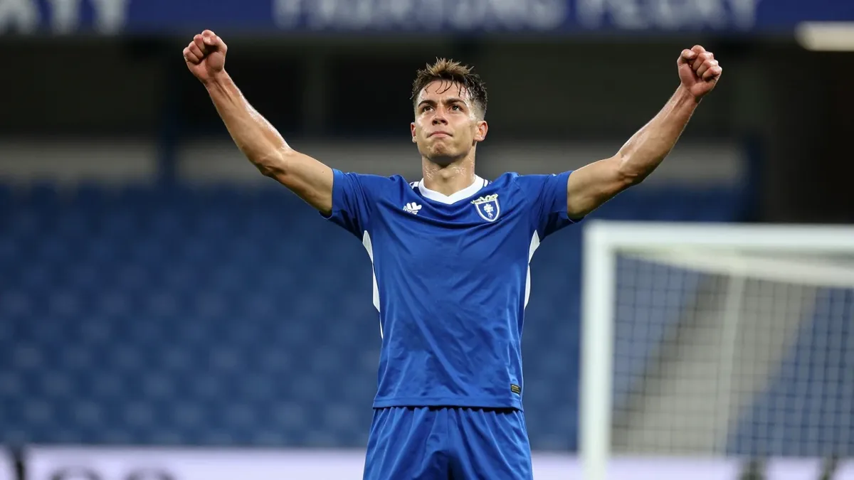 Portsmouth defeated Cardiff City 2-0 in the Championship, with Conor Shaughnessy and Marko Milovanovic scoring to move...