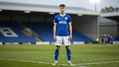 Portsmouth's new signing, Benjy Arthur, makes a strong impression in his league debut against Lincoln